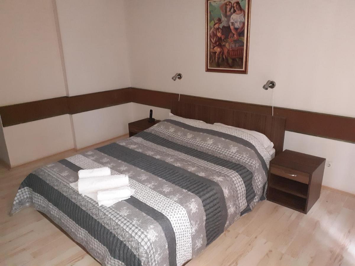 Restoran Sa Prenocistem Zitiste Hotel ภายนอก รูปภาพ