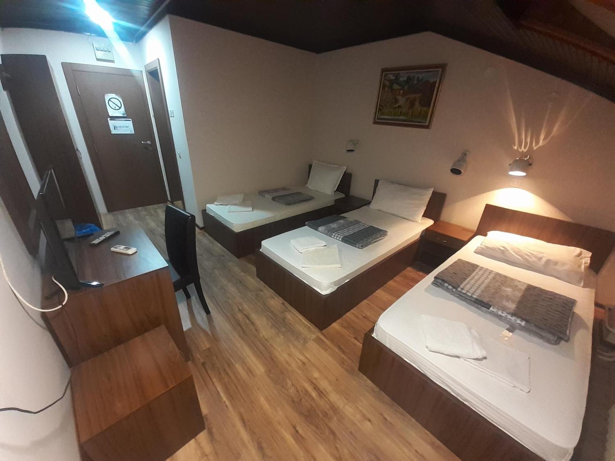 Restoran Sa Prenocistem Zitiste Hotel ภายนอก รูปภาพ